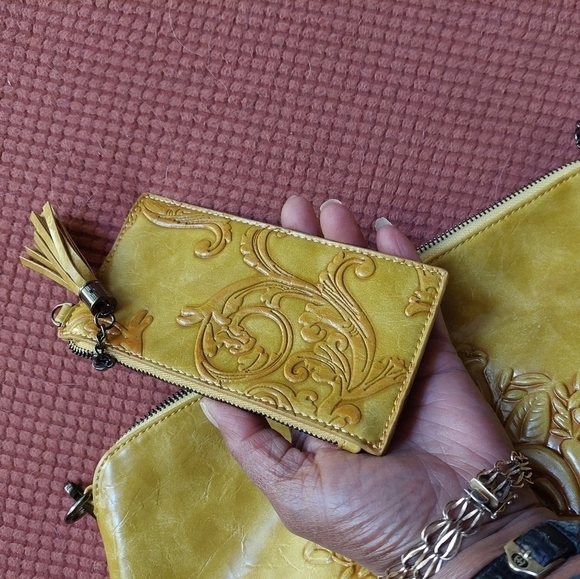 NWOT. Meitrue Medium Goldenrod Clutch/ Shoulder Handbag - Picture 8 of 15